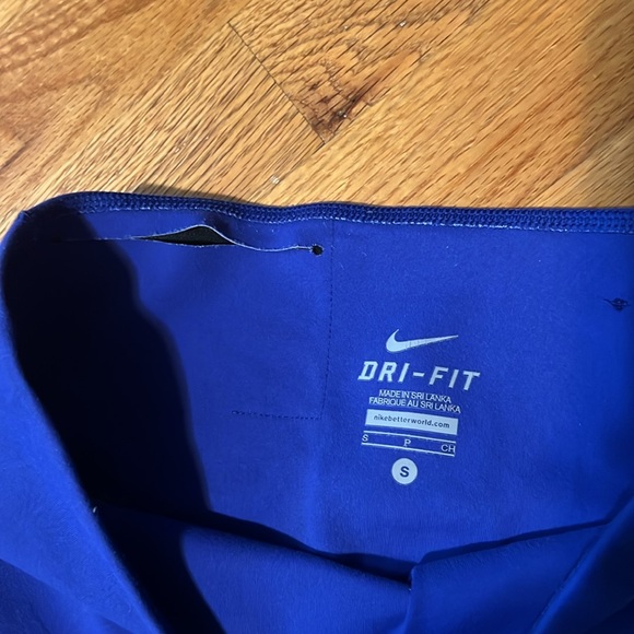 Nike Dri-Fit Cropped Purple Leggings with Star Design - Picture 3 of 8